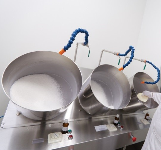 Die homöopathische Arzneiherstellung – von der Entdeckung der Potenzierung bis zu ihrer heutigen Herstellung