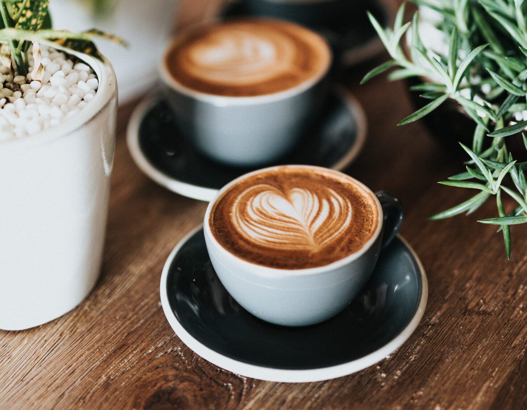 Kaffee und Globuli – ein gutes Team?