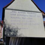 Noch heute ist das Stadtbild Köthens von Hahnemann geprägt: sein ehemaliges Wohnhaus dient nun als Museum, in dem auch seine damalige homöopathische Apotheke zu sehen ist. Gleich daneben befindet sich die große europäische Bibliothek für Homöopathie; an zahlreichen Hausfassaden finden sich Zitate des berühmten Arztes.